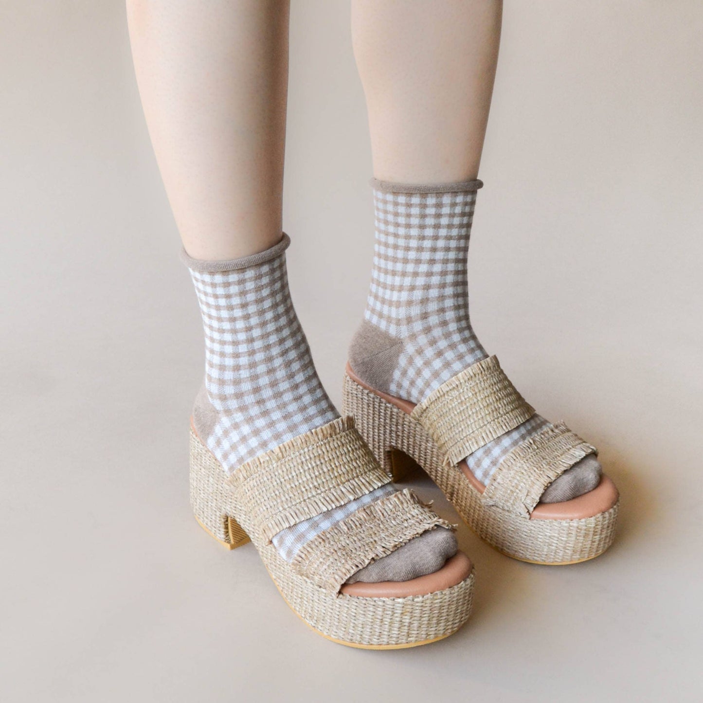 Picnic Mid Crew Socks: Pink