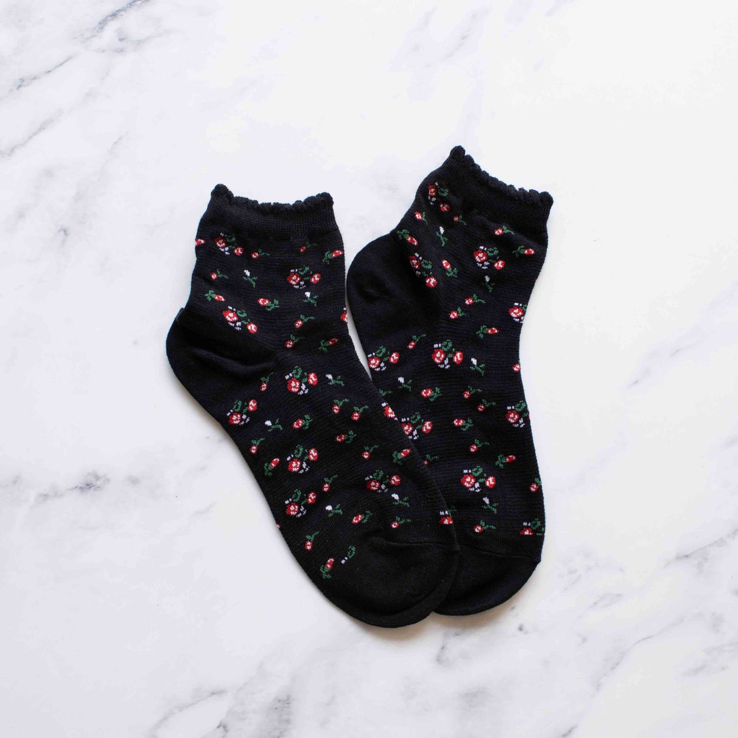 Floral Ankle Socks: Black