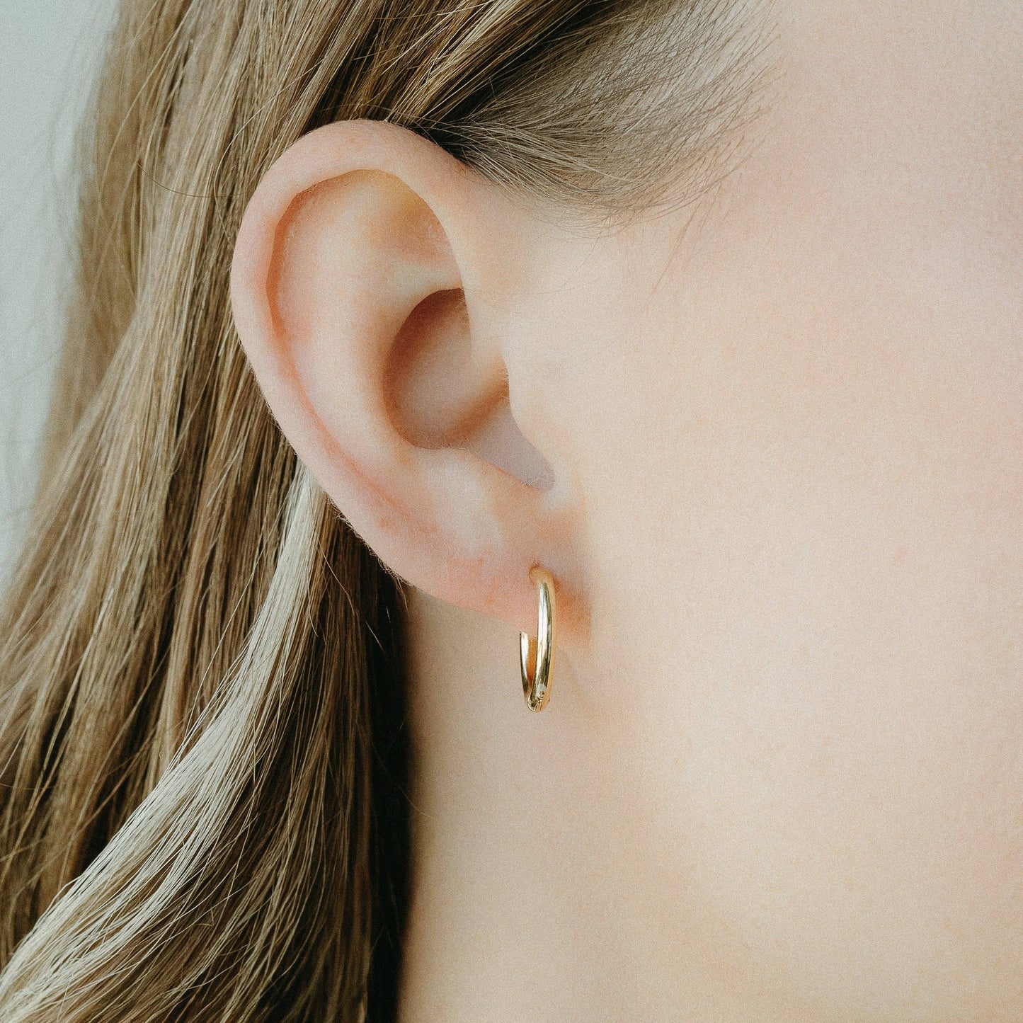 Thin Hoops: Medium 14mm