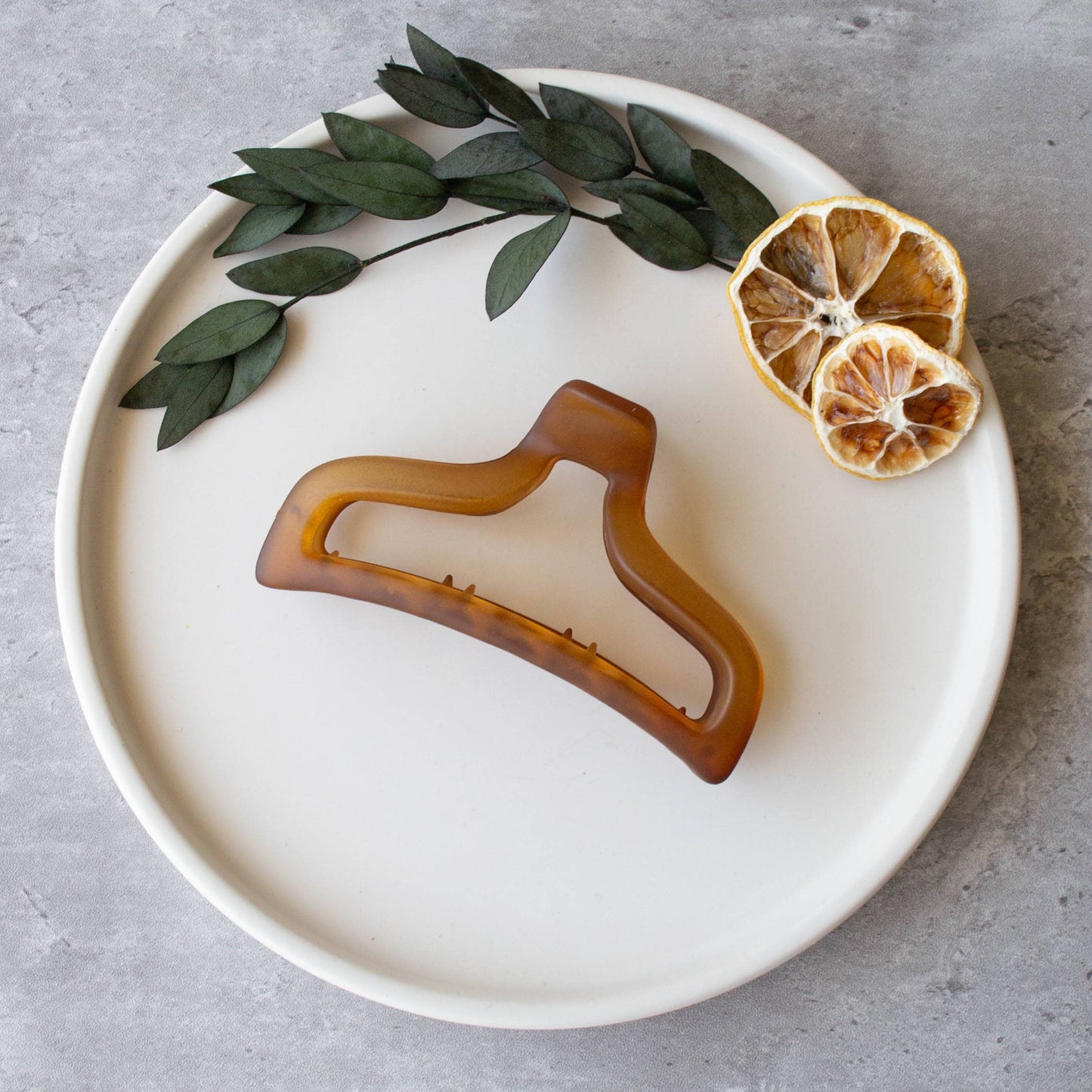 Moëtt Ice Matte Hair Clip: Ice Brown