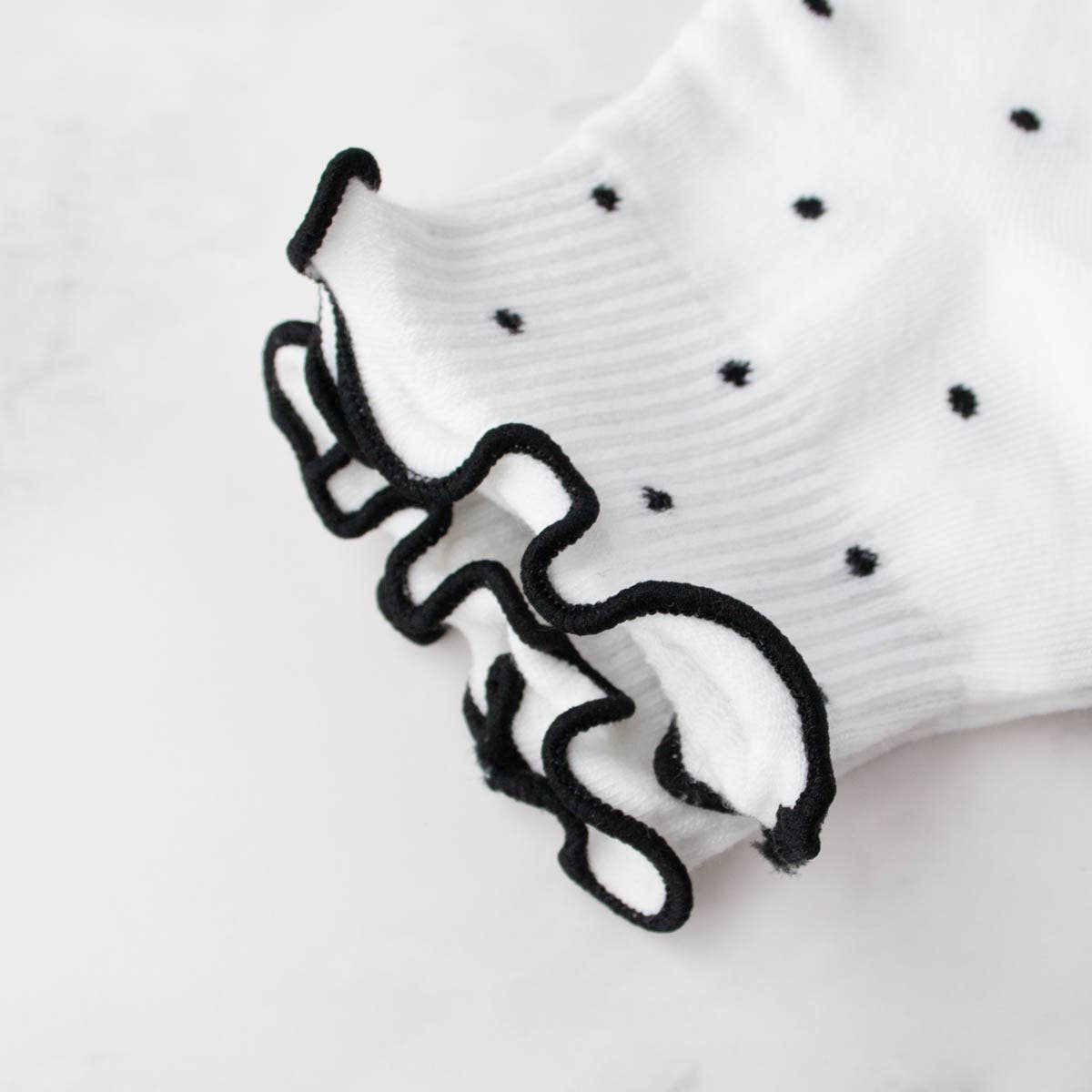 Cute Ruffled Ankle Socks: White