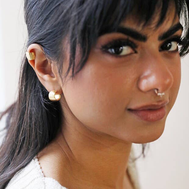 Earrings - Brushed Wide Huggie Hoop - Gold