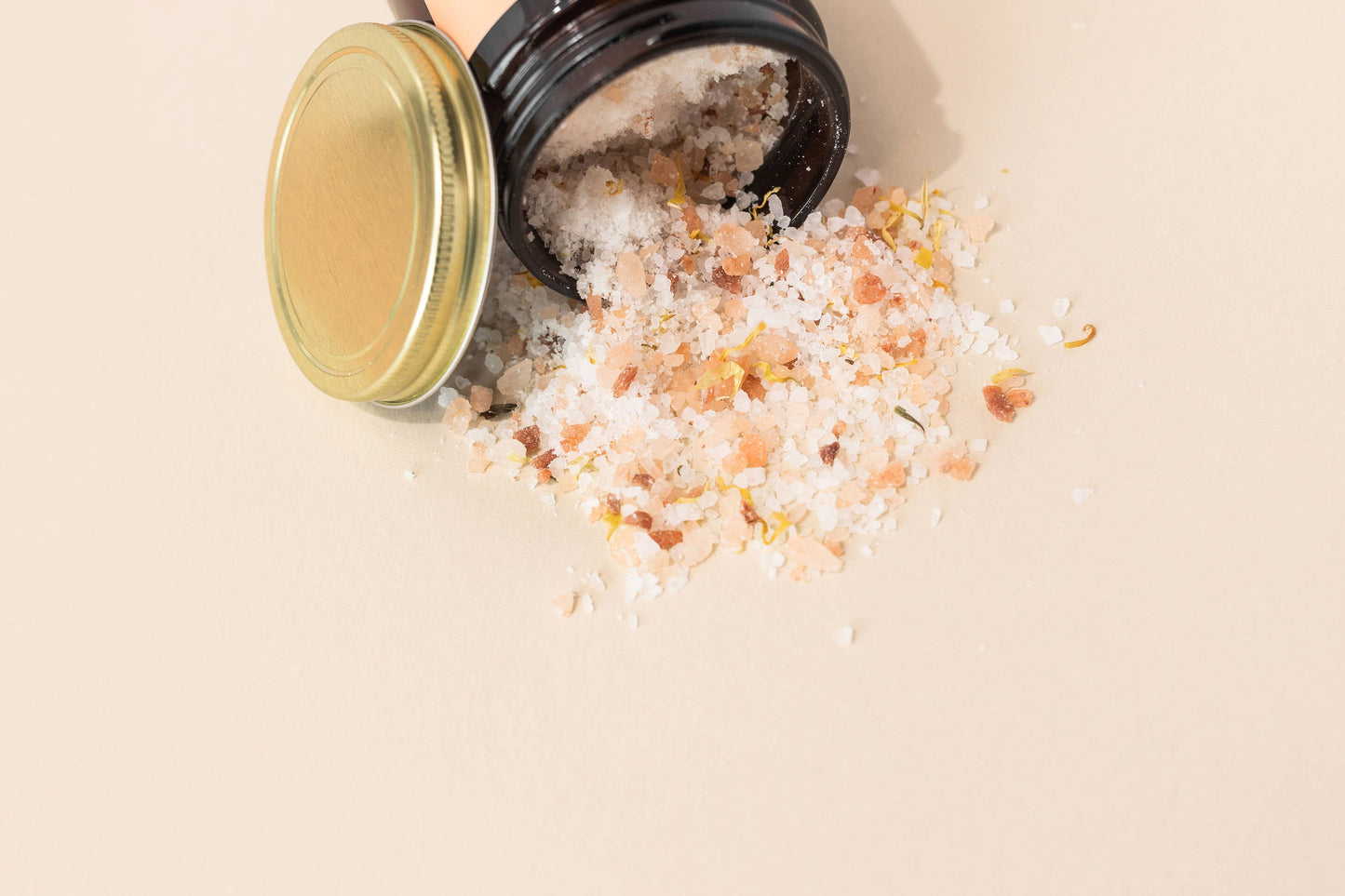 Bath Soak - Himalayan and Dead Sea salt: Santal