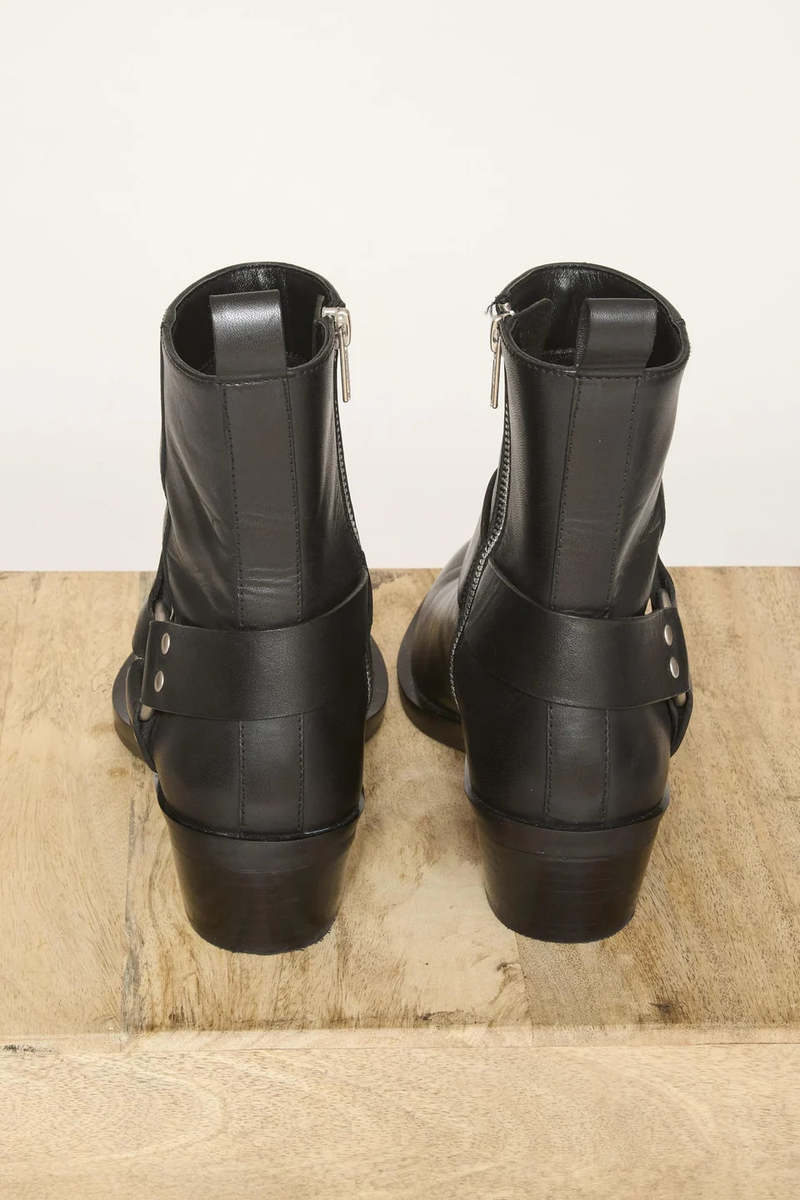 Mkt Nizas boot