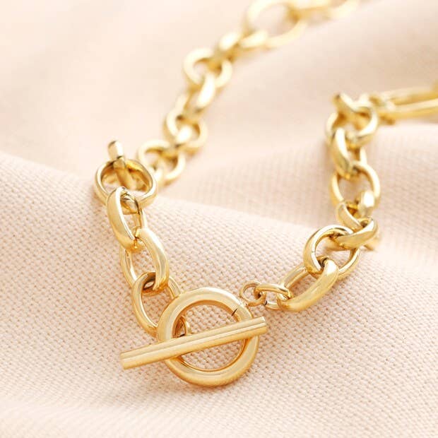 T-Bar Oval Link Chain Necklace in Gold