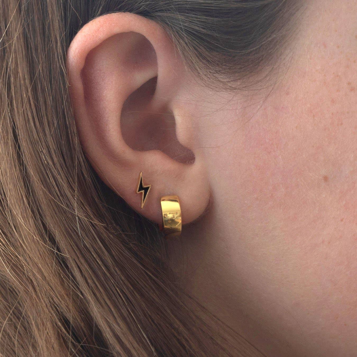 Earrings - Wide Hinged Huggie Hoop Earrings 18K Gold Vermeil