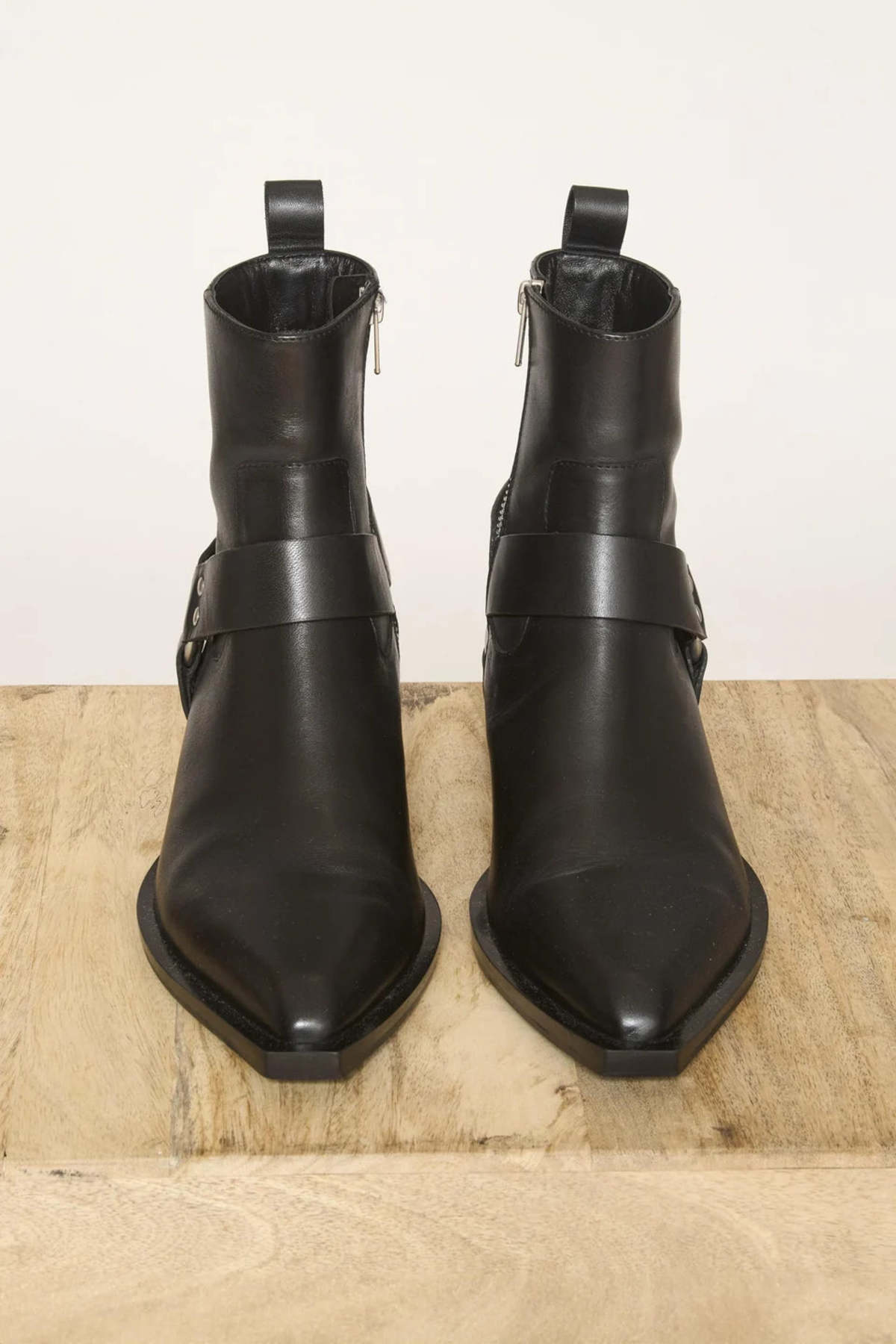 Mkt Nizas boot