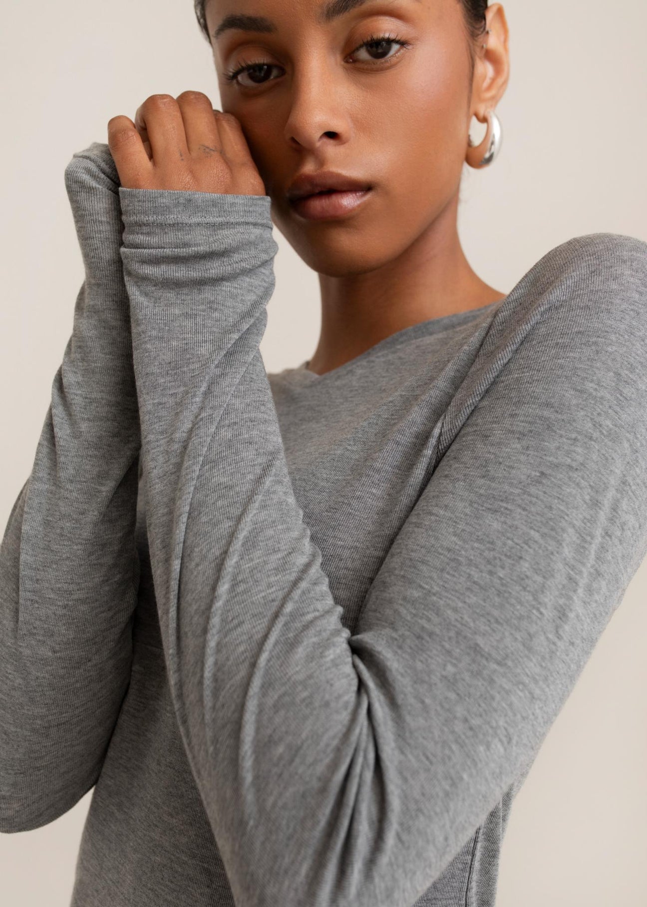 Nisa High V-Neck