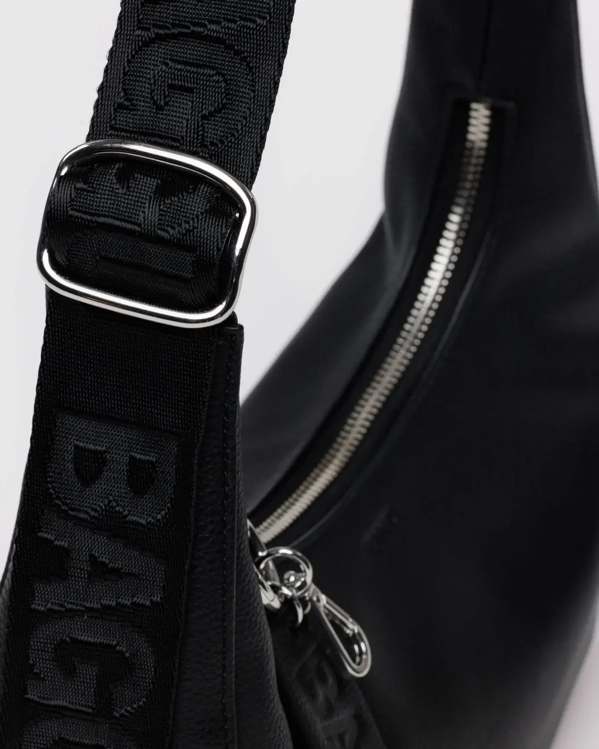 Leather Small Crescent Bag - Black