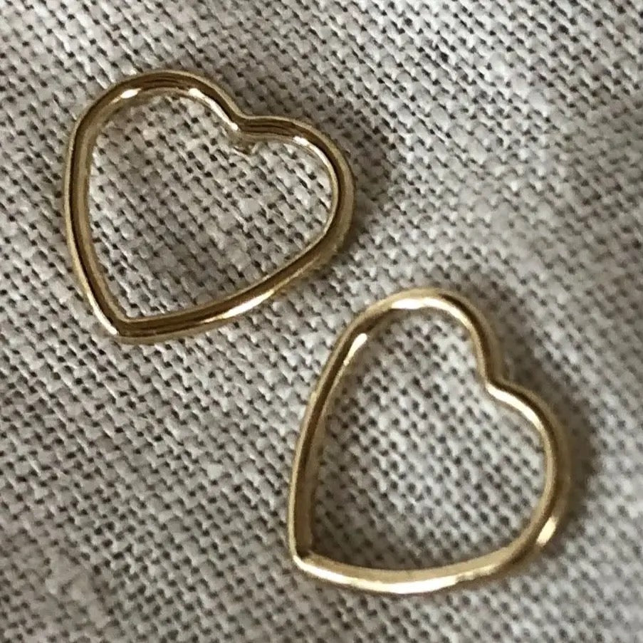 Open Heart Studs | Gold
