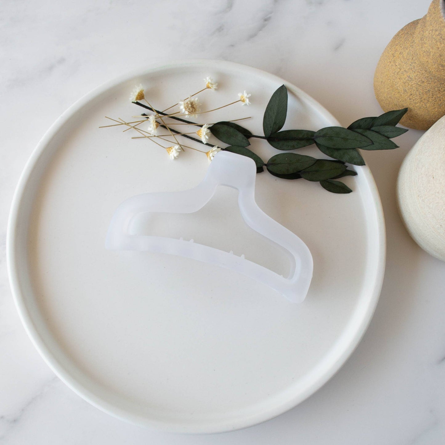 Moëtt Ice Matte Hair Clip: Ice Beige