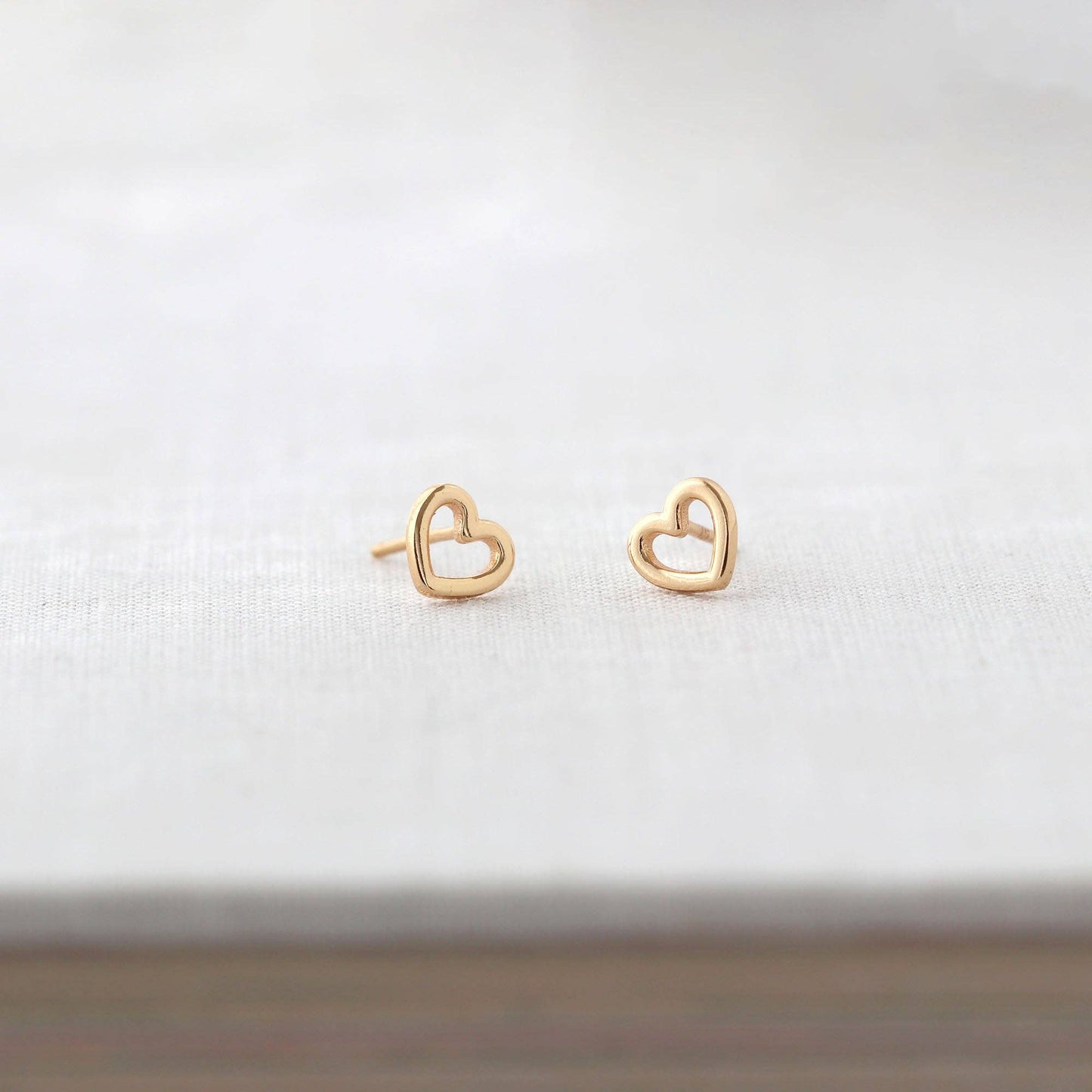 Heart Outline Stud Earrings | 18K Gold Vermeil
