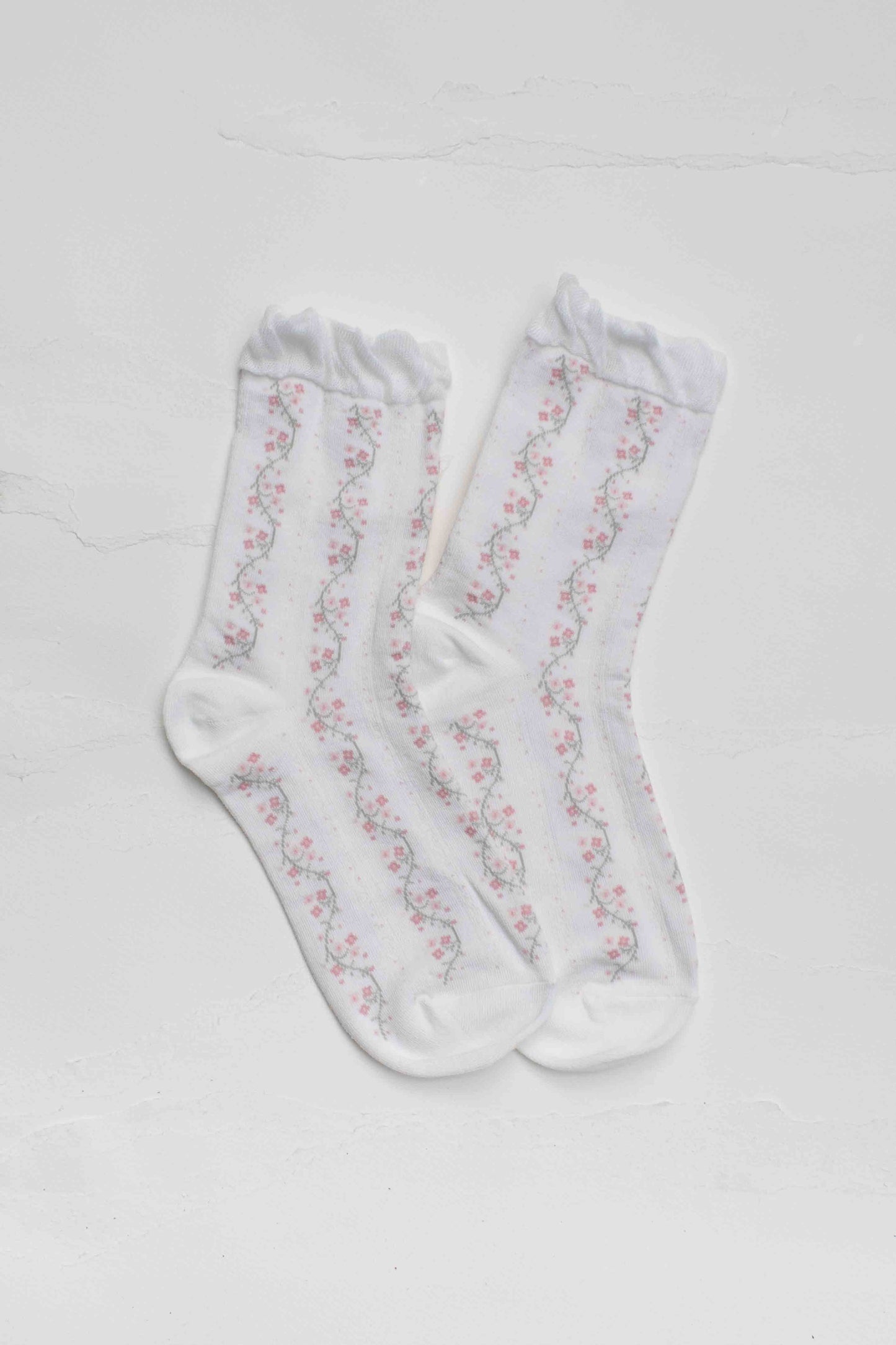 Vintage Floral Vine | White