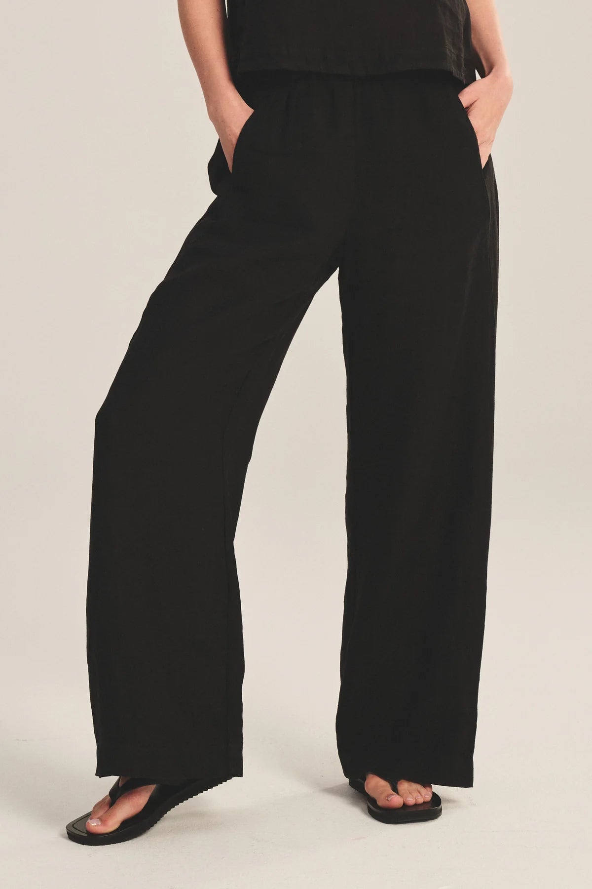 Velvet Lola Woven Linen Pant